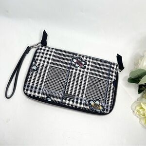 On the Go Wristlet Vera Bradley Black White Bedford Plaid Floral 8.75 x 5.5 RFID